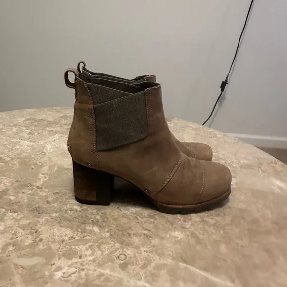 Sorel Addington ChelseaAnkle Boots Block Heel KettleTan Brown size 8,5