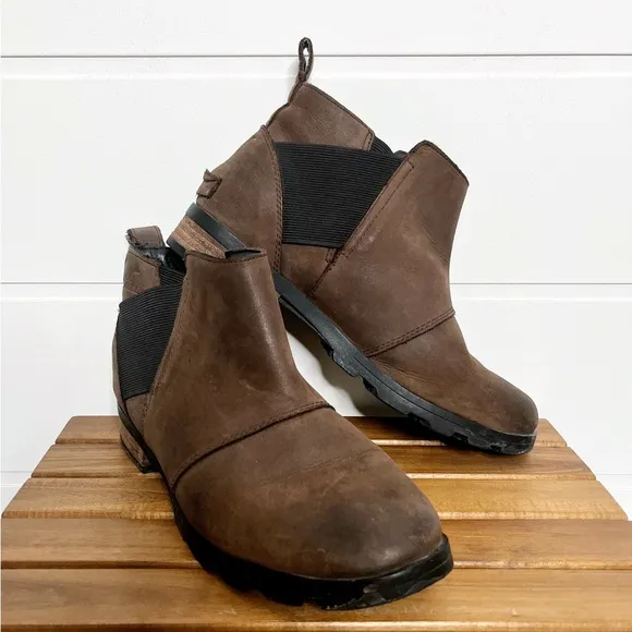 SOREL Emelie Waterproof Leather Chelsea Boots Size 9