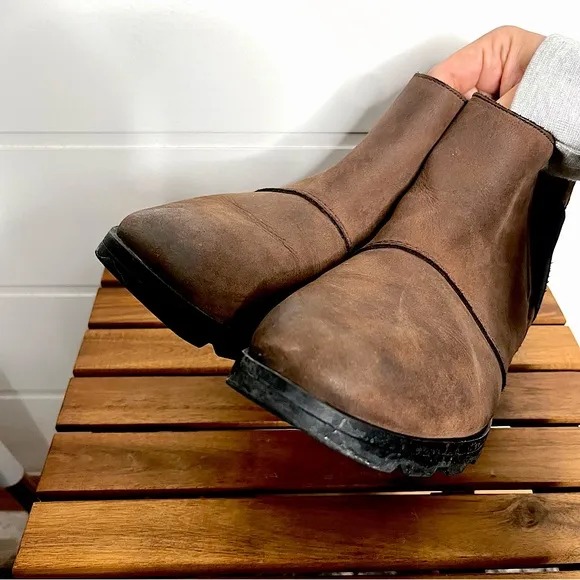 SOREL Emelie Waterproof Leather Chelsea Boots Size 9
