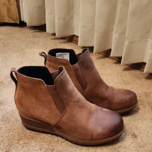 Sorel Evi Pull-On Suede Leather Tan Ankle Boots