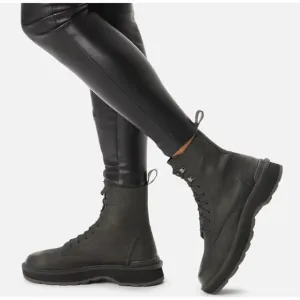 Sorel Hi Line Waterproof Lace Up Combat Boots Black Leather Women's 8 or 10
