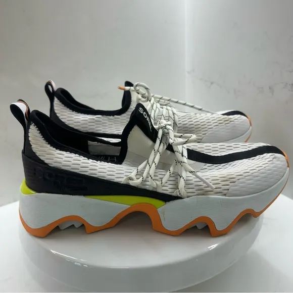 SOREL Kinetic Impact Sneaker - Women's Size 10