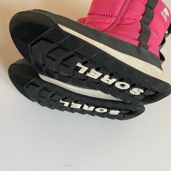 Sorel,  Whitney II Puffy Mid boot, in pink,  black,   white girl's size 13, EUC.