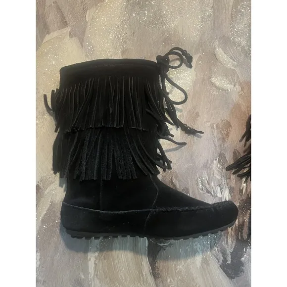 Southwestern Style Womens Minnetonka Black Fringe Leather Moccasin Boots Size 6