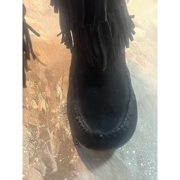 Southwestern Style Womens Minnetonka Black Fringe Leather Moccasin Boots Size 6