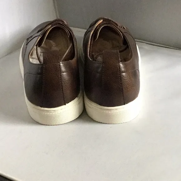 SPORTY SHOES FOR MEN.