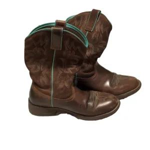 Step into Style and Comfort with the Ariat Delilah Western Boot size 8.5