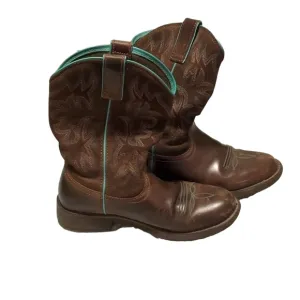 Step into Style and Comfort with the Ariat Delilah Western Boot size 8.5