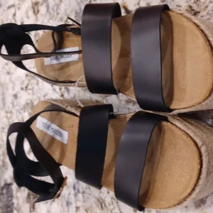 Steve Madden Kelton Sandals sz 8 or 10 black $110