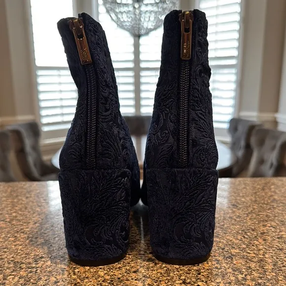Stuart Weitzman Elegant Black Velvet Ankle Boots