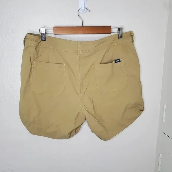 The North Face Sporty Khaki Shorts Women's Size 12