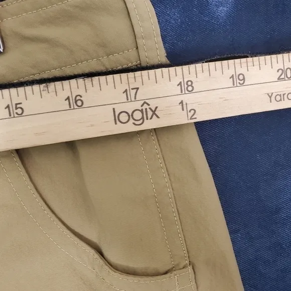 The North Face Sporty Khaki Shorts Women's Size 12