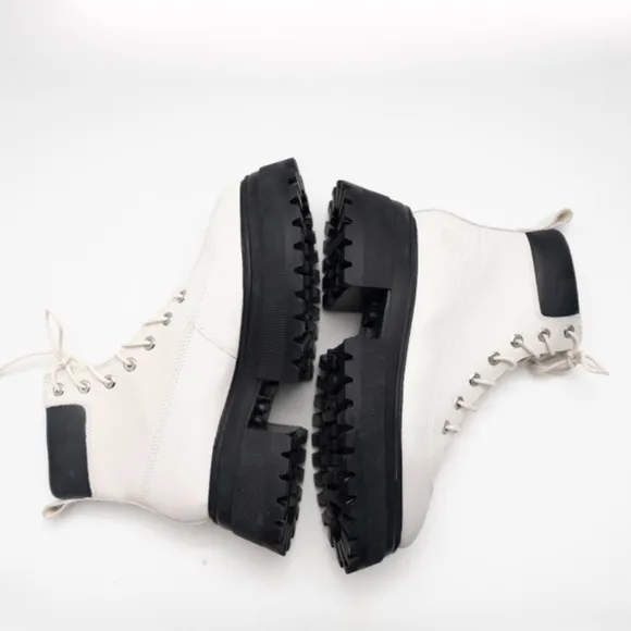 Timberland. Women's Sky 6&quot; Lace-Up Boots.