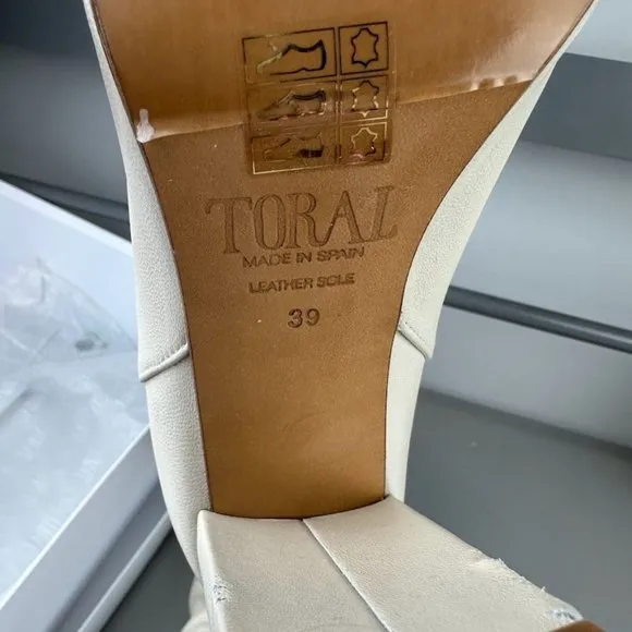 TORAL Sofia Boot in Off White