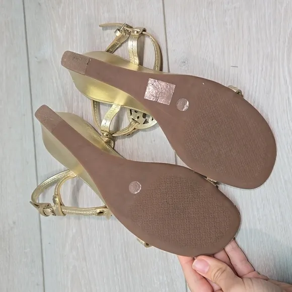 Tory Burch Womens Leather Gold Logo Wedge Sandals shoes sz 7.5M