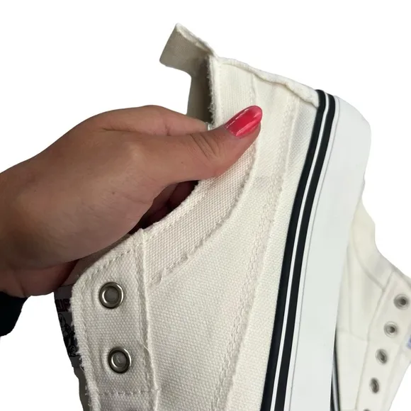 True Religion Brand Men’s Size 10M White Brodhi Laceless Canvas Slip On Sneakers
