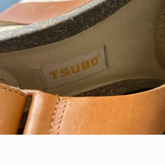 Tsubo Isara Leather Tan Wedge Sandals with Asymmetrical Strap Size 6.