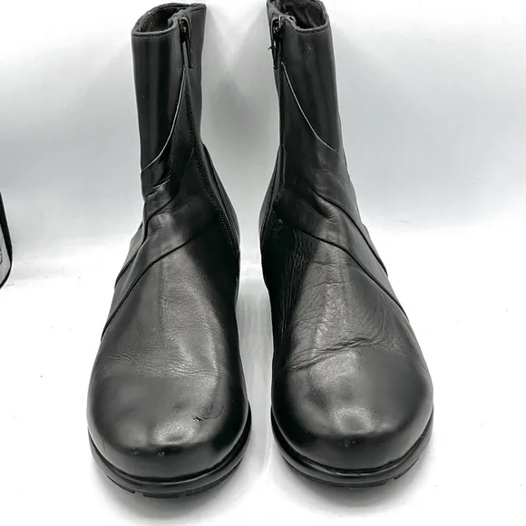 UC  Ultimate Comfort 24/7 Black Leather Ankle Boots Women’s Size US 7 Side  Zip