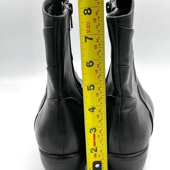 UC  Ultimate Comfort 24/7 Black Leather Ankle Boots Women’s Size US 7 Side  Zip