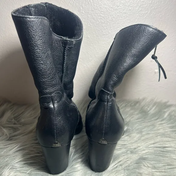 UGG &quot;LYNDA&quot; FOLD OVER SHEARLING LEATHER BLACK BOOTS SHEEPSKIN Size 7