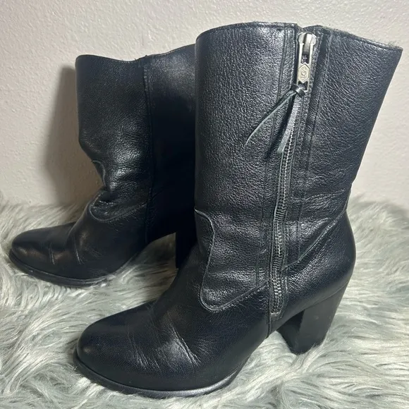 UGG &quot;LYNDA&quot; FOLD OVER SHEARLING LEATHER BLACK BOOTS SHEEPSKIN Size 7