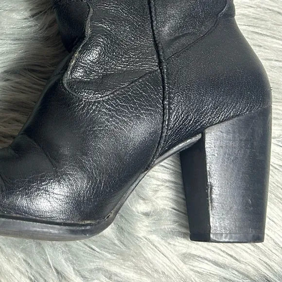 UGG &quot;LYNDA&quot; FOLD OVER SHEARLING LEATHER BLACK BOOTS SHEEPSKIN Size 7