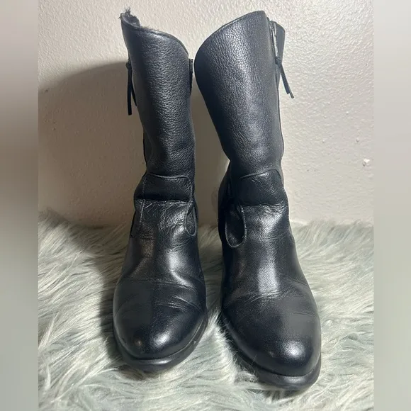 UGG &quot;LYNDA&quot; FOLD OVER SHEARLING LEATHER BLACK BOOTS SHEEPSKIN Size 7