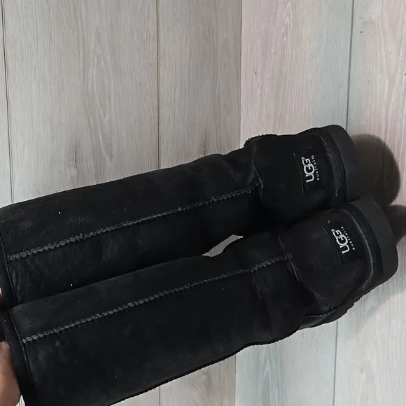 Ugg Australia 5815 Women's Tall SheepskinBlack Suede Boots Shoes Sz 8