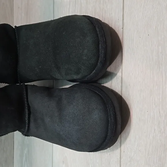Ugg Australia 5815 Women's Tall SheepskinBlack Suede Boots Shoes Sz 8