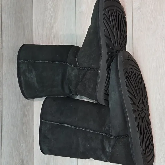 Ugg Australia 5815 Women's Tall SheepskinBlack Suede Boots Shoes Sz 8