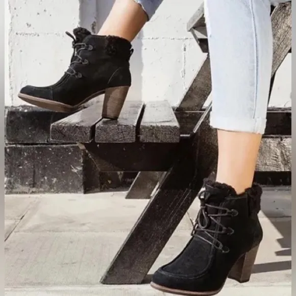 UGG Australia Analise Black Suede Sheepskin Ankle Boots 10