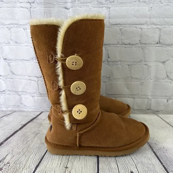 UGG Australia Bailey Button Triplet Boots 1873 Chestnut Women's US Size 6