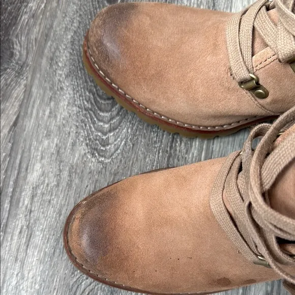 UGG Australia Calynda Brown Suede Ankle Booties Size 8.5