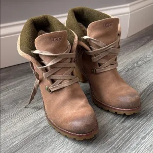 UGG Australia Calynda Brown Suede Ankle Booties Size 8.5