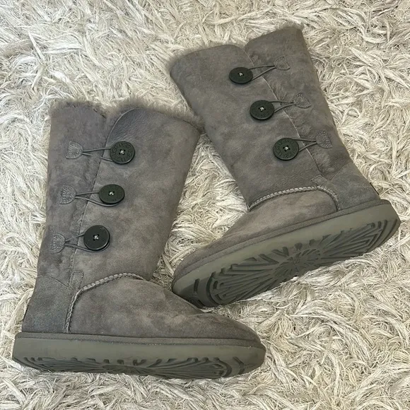 UGG Bailey Button Triplet II Suede Leather Sheepskin Tall Boots in Gray Sz 7