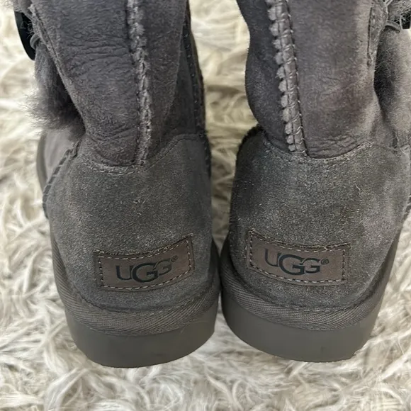 UGG Bailey Button Triplet II Suede Leather Sheepskin Tall Boots in Gray Sz 7