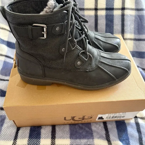 Ugg black Cecile 8.5M waterproof winter laced up comfort boots NWT