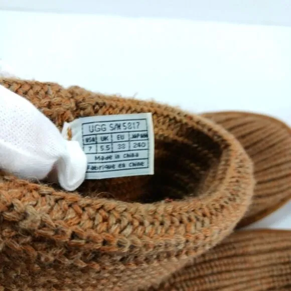 UGG Classic Cardy Tall Knit Crochet Boots Tan Size 7.  5817 Sheepskin Footbed