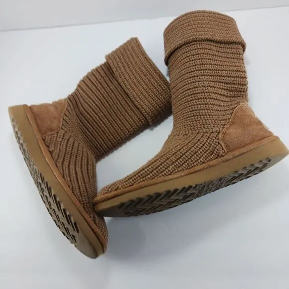 UGG Classic Cardy Tall Knit Crochet Boots Tan Size 7.  5817 Sheepskin Footbed