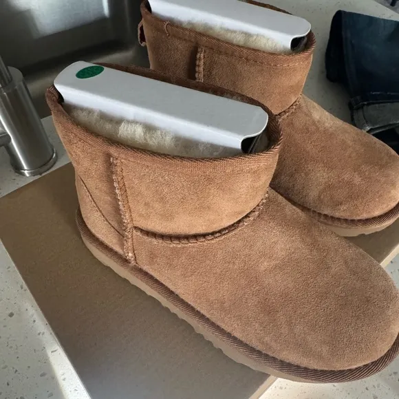 UGG Classic Mini II Boots in Chestnut