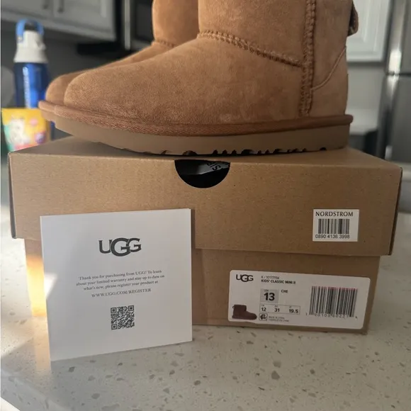 UGG Classic Mini II Boots in Chestnut