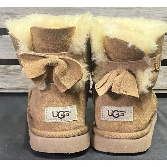 Ugg Kandice Boot Brown Suede Bow Size 6 Youth