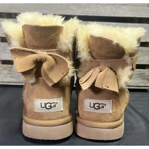 Ugg Kandice Boot Brown Suede Bow Size 6 Youth