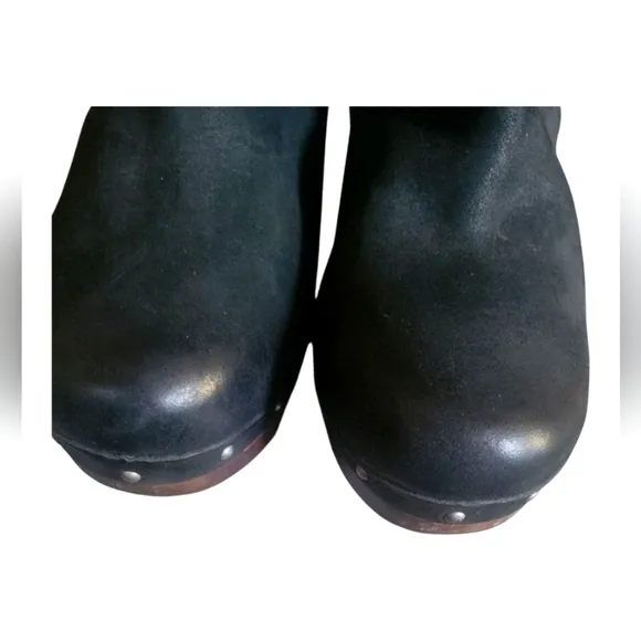 UGG Lynnea Black Leather Foldover Shearling Lined Clog Boots Wood Heel Sz 7