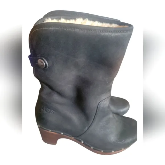 UGG Lynnea Black Leather Foldover Shearling Lined Clog Boots Wood Heel Sz 7