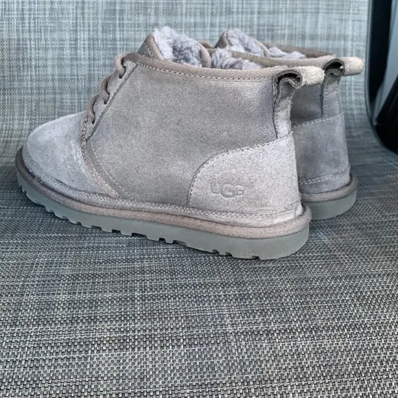 UGG Neumel Chukka Boots in Grey Suede Men’s Size 7