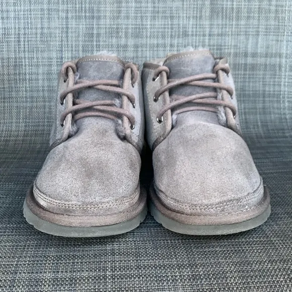 UGG Neumel Chukka Boots in Grey Suede Men’s Size 7