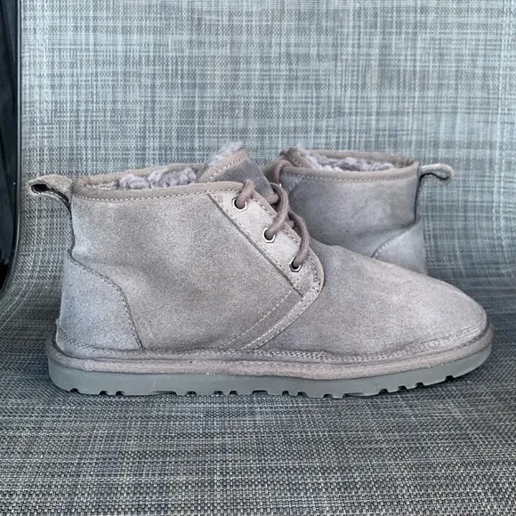 UGG Neumel Chukka Boots in Grey Suede Men’s Size 7