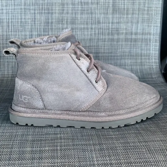 UGG Neumel Chukka Boots in Grey Suede Men’s Size 7
