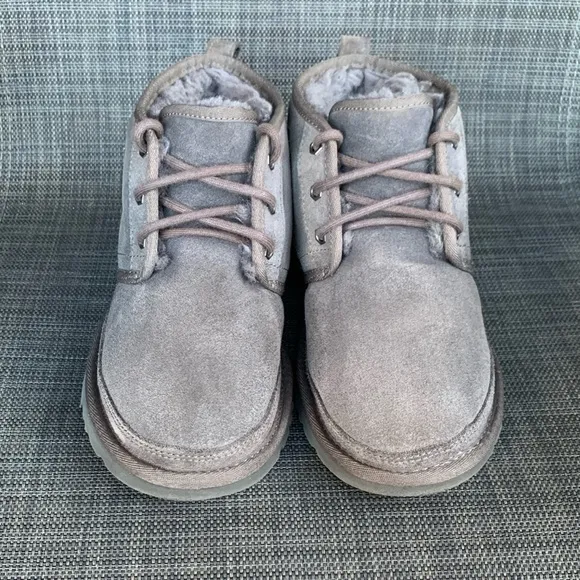 UGG Neumel Chukka Boots in Grey Suede Men’s Size 7